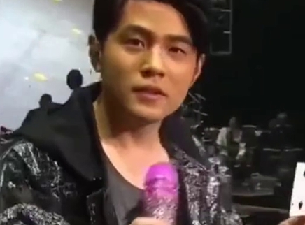 娱乐新鲜爆 周杰伦变魔术故意失误