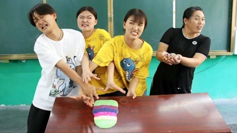 美女家务事 小晴的汉堡糖不让吃