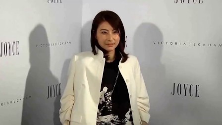 嘻嘻娱乐 2017 11月 郭晶晶一家三口现身慈善跑 霍启刚怀抱儿子表情亮了 171126