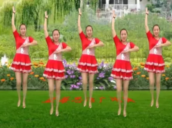 蓝莓思洁广场舞 金陵名曲《烟花三月下扬州》优美舞姿 歌曲动听 百看不厌