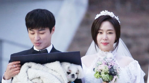 我们结婚了 夙愿夫妇甜蜜举行婚礼