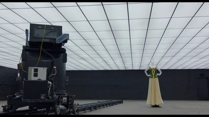 《亚历山大·麦昆：浮生如秀》第1集