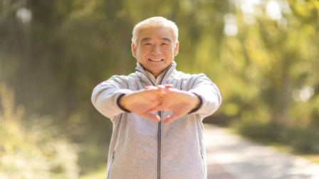 健康之路 长寿老人的秘密 都是这个习惯带来的好处