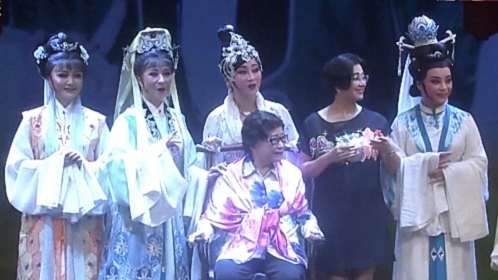 欢乐星期二 《血手印》首演60年 回望戚派戏剧