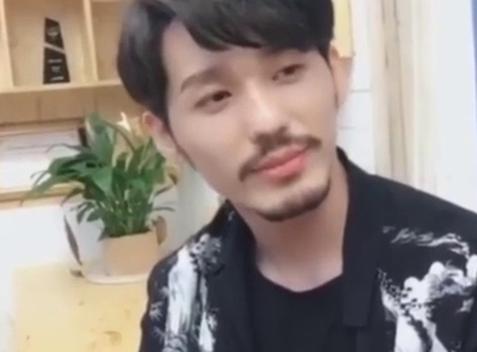 娱乐新鲜爆 朱一龙白宇快问快答太精彩了