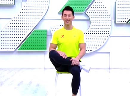 321动起来 坐着做微运动轻松缓解腿部酸痛