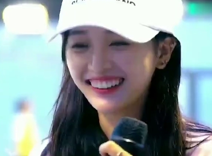 吴宣仪清唱《爱笑的眼睛》