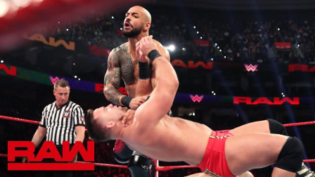 WWE RAW 2019 李科学和布莱克强强联合 2:23帅爆