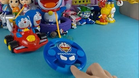 月采亲子游戏益智玩具 哆啦a梦超酷遥控赛车