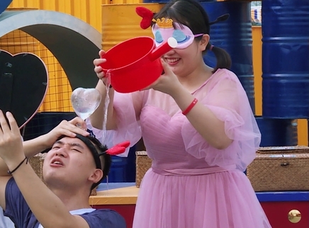摇啊笑啊桥 第三季 新婚丈夫爆笑接受“爱的洗礼”