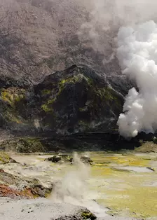 《火山之国新西兰》剧照海报