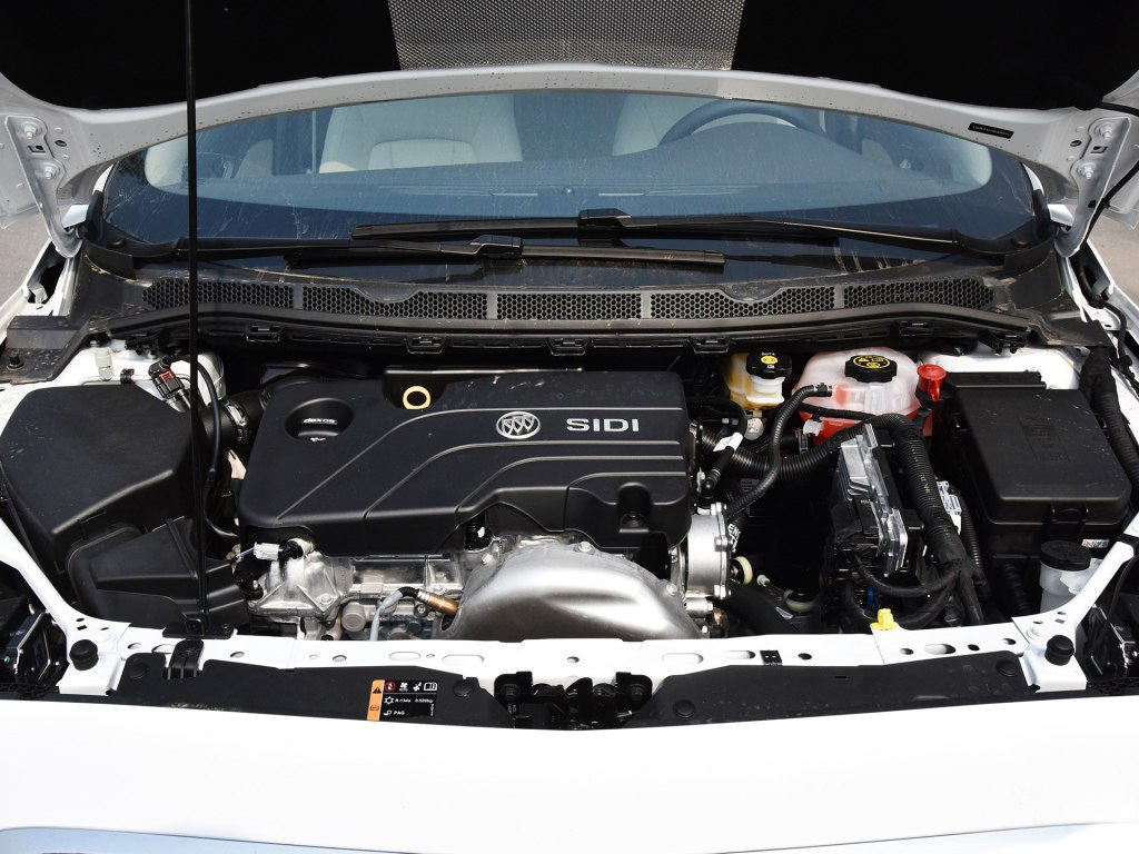 传动方面,与1.5l发动机匹配的是6速自动变速箱和手动变速箱