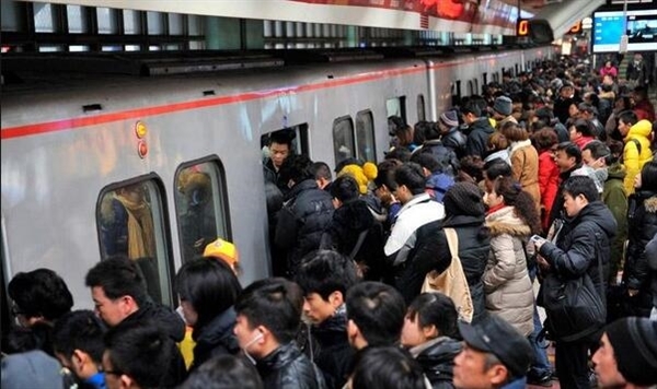 北京地铁全球最挤:单日客流超春运全国总和