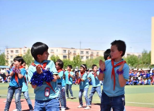 伽师县:阳光体育进校园
