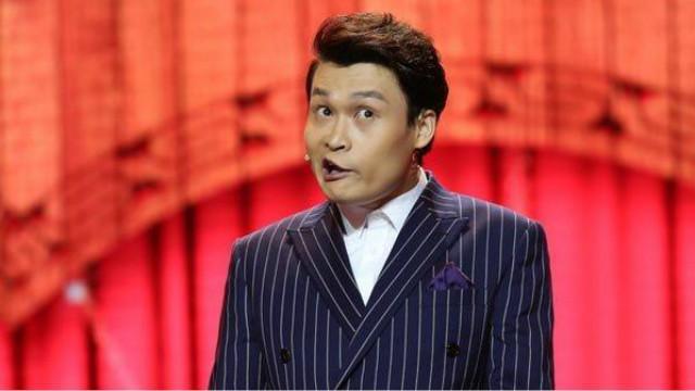 小沈龙新电影,艺校遇到奇葩学生,到校第一天约架f4,出门不怕