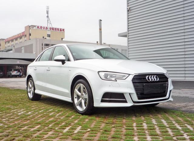奥迪推出全新车型,7秒破百,比宝马1系便宜8万,低配仅16万