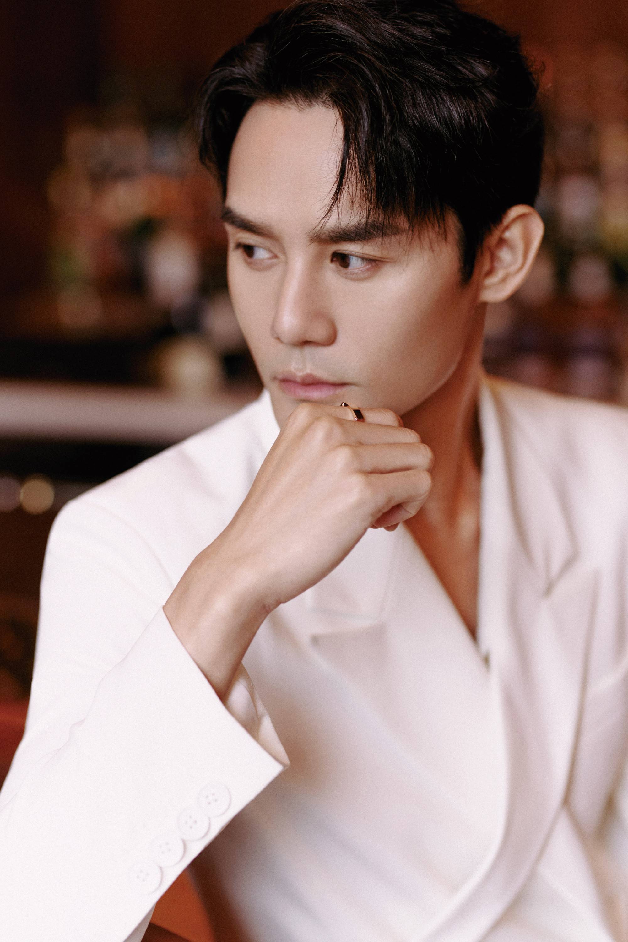 王锴九幅作品入选《中国电视剧选集》