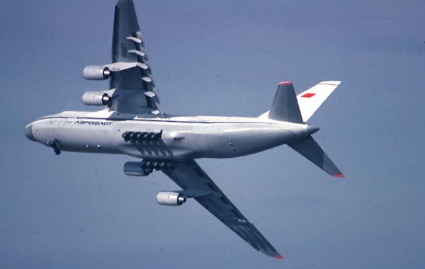 苏联安-124运输机