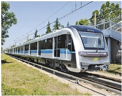 日前,中车青岛四方股份公司为重庆地铁5号线研发的as型列车运抵山城.