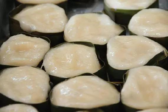 说起椰子 那简直就是海南的宝 可以制作各种美食 椰奶的清补凉 意 