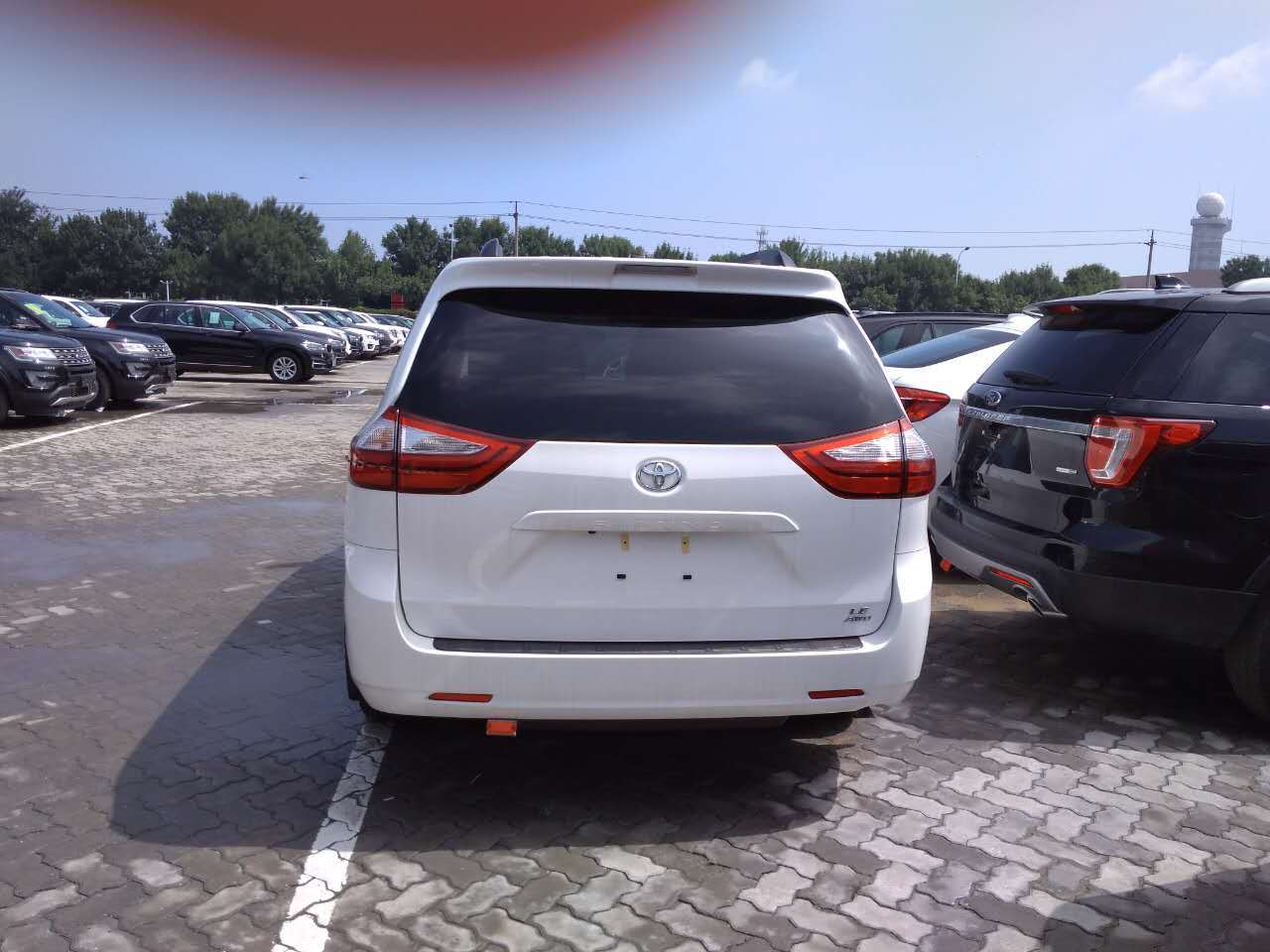 丰田塞纳7座商务车3.5四驱两驱v6发动机报价低