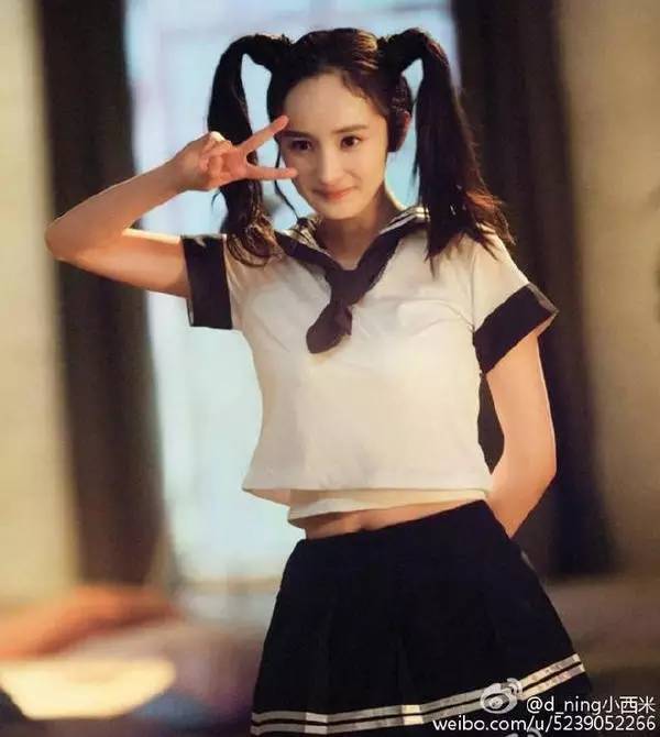 学院风来袭:校服不是你想穿想穿就能穿