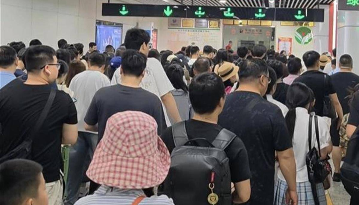 橘子洲景区人气爆棚