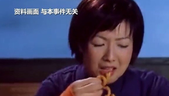 1天喝2瓶饮料230斤